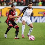 Vitória enfrenta o Corinthians, neste sábado no Barradão